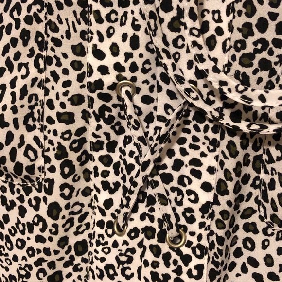 a.n.a. Black & White Cheetah Print Blouse - Picture 4 of 9